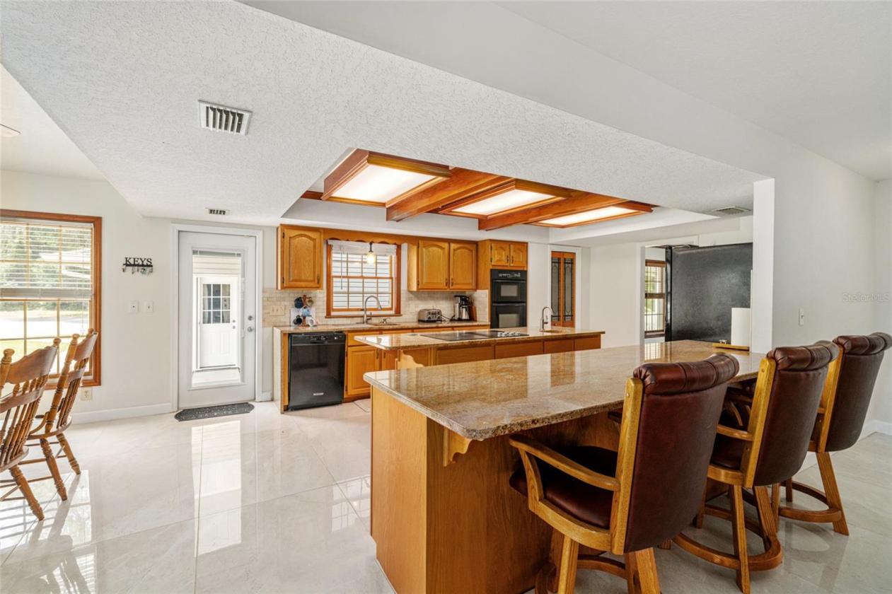 Equestrian Estate with Business Flexibility - photo 11