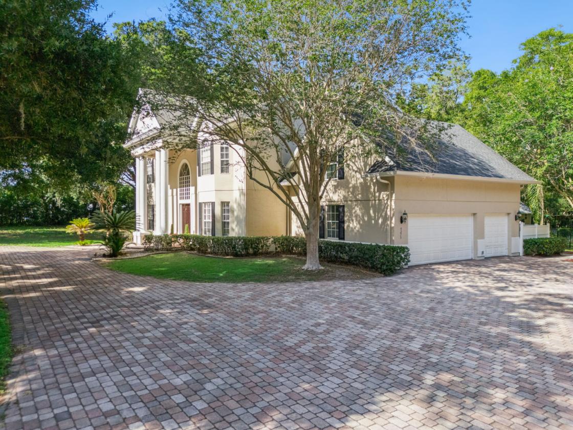 Equestrian Living on 10 Private Gated Acres - photo 30