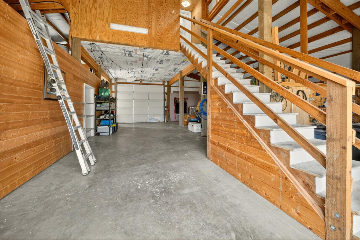 Horse property with two homes and expansive views! - photo 28