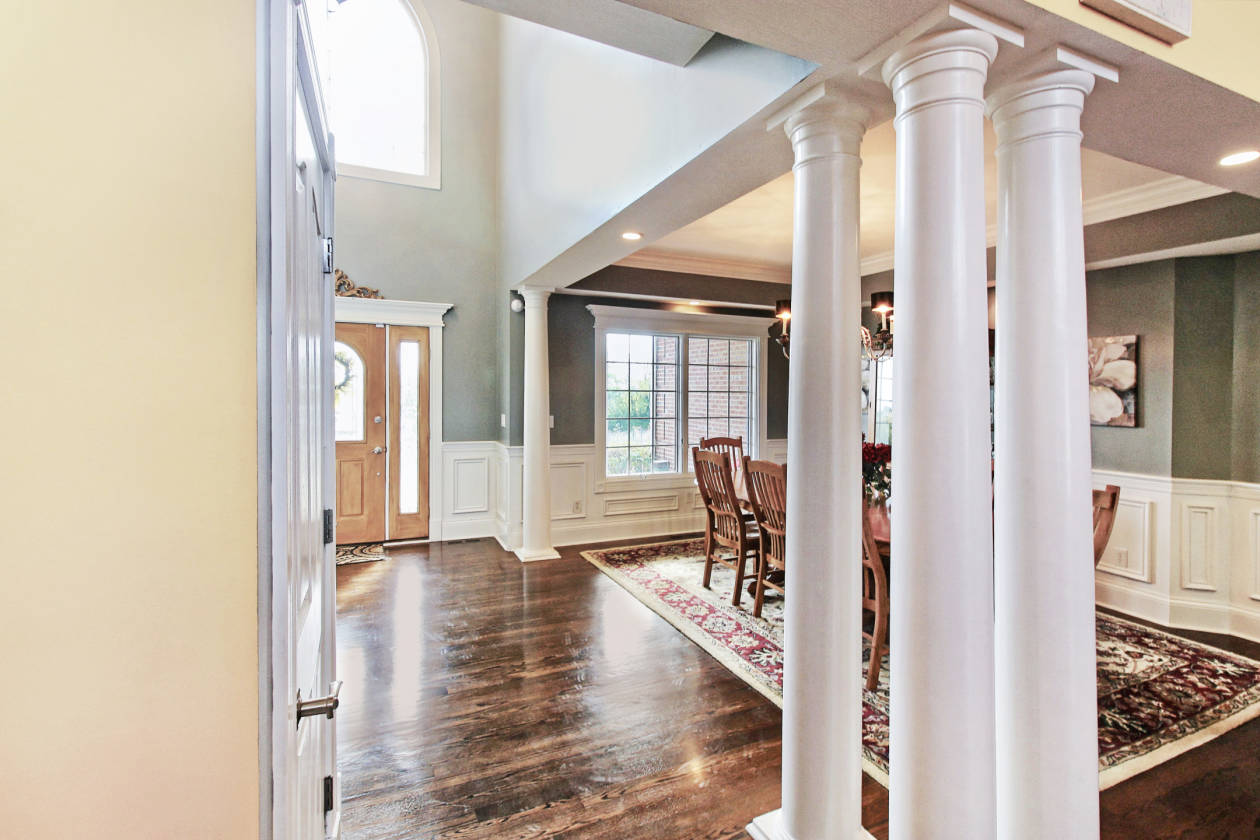 Luxury MiniFarm with 9.7 Acres and 5Stall Horse Barn Danville, Boyle County, Kentucky