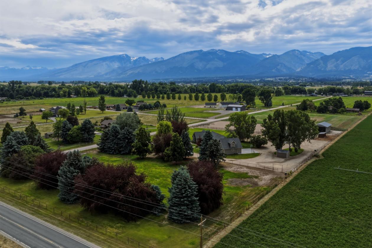 Custom Home with Endless Mountain Views - photo 14