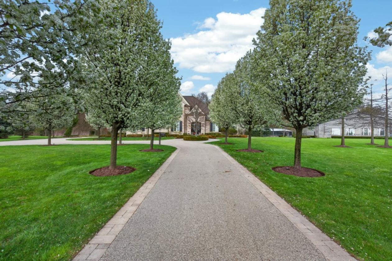 65 ACRE LUXURY EQUESTRIAN ESTATE- ONTARIO - photo 5