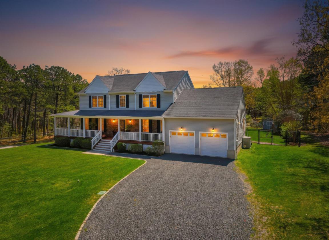 Luxury Farmhouse Residence Equestrian Suitable! - photo 27