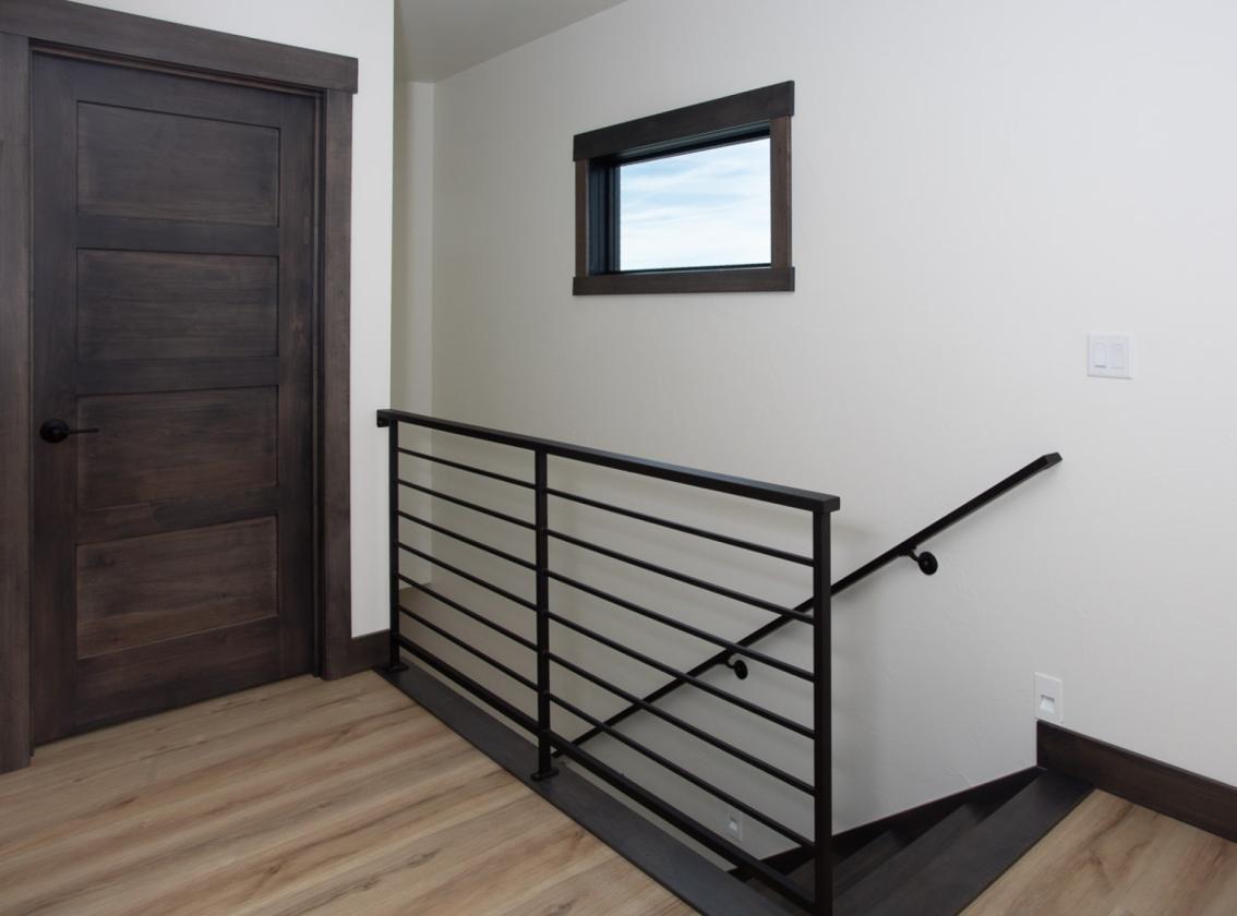 Stunning New Home w/ Mountain Views on 5.2 acres - photo 25
