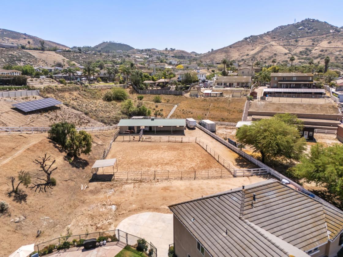Living the Dream Ranch | Barn, Arena, Pool - photo 10