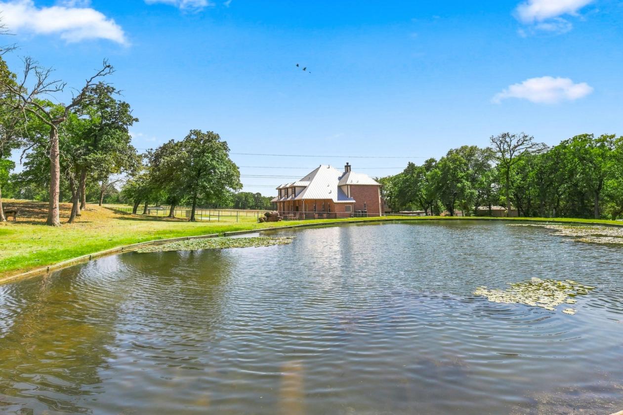 Texas Hill Country-Inspired Custom Home - photo 22