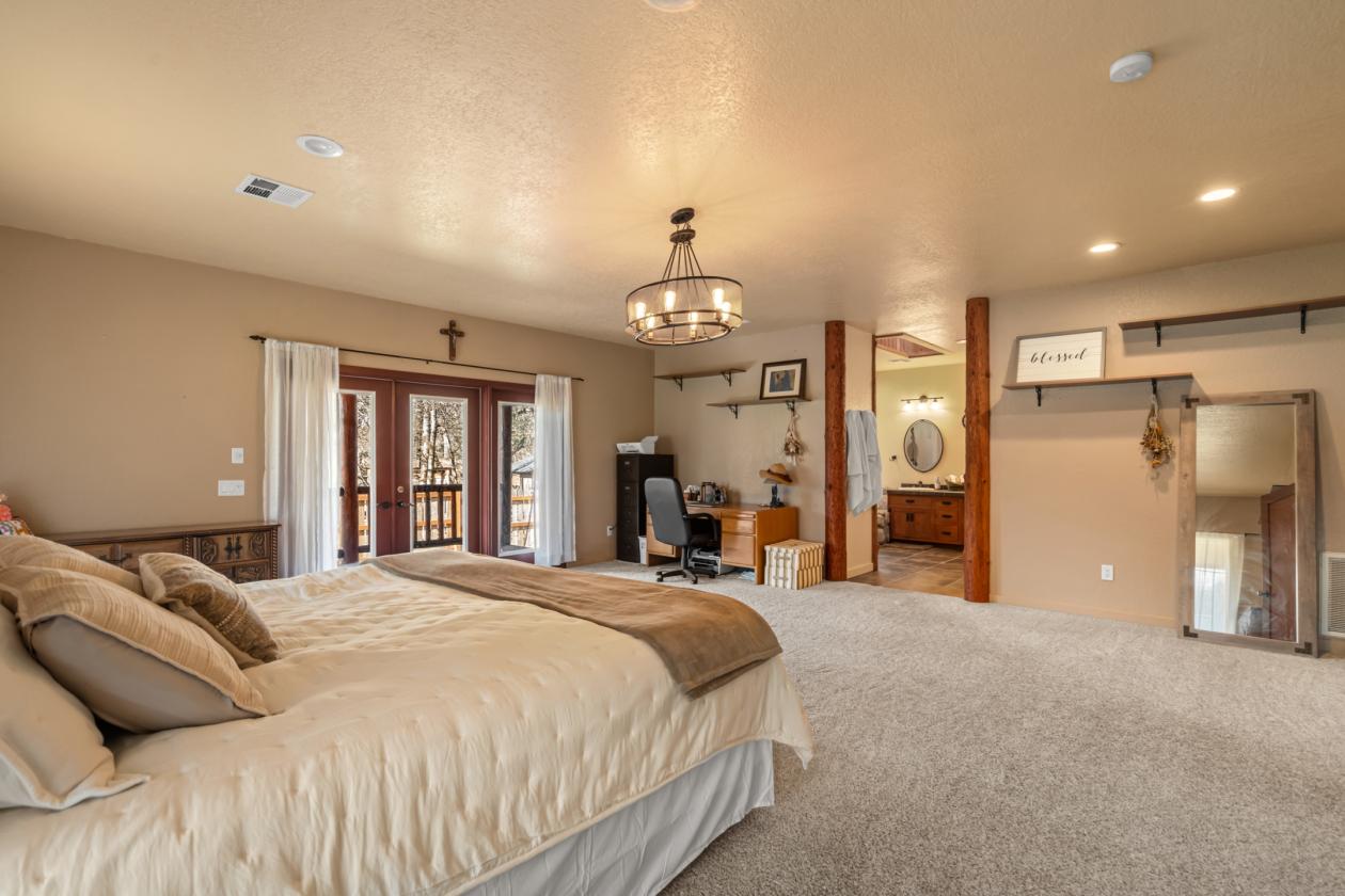 Amazing Horse Property in Southern Oregon - photo 22