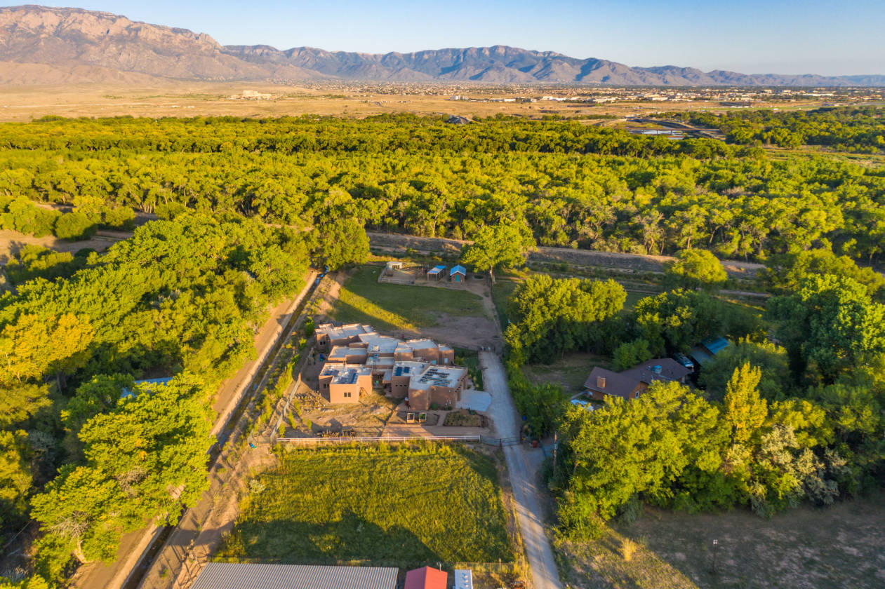 Exquisite Southwest Estate Nestled on 3.12 Acres in the Lush... Corrales, Sandoval County, New