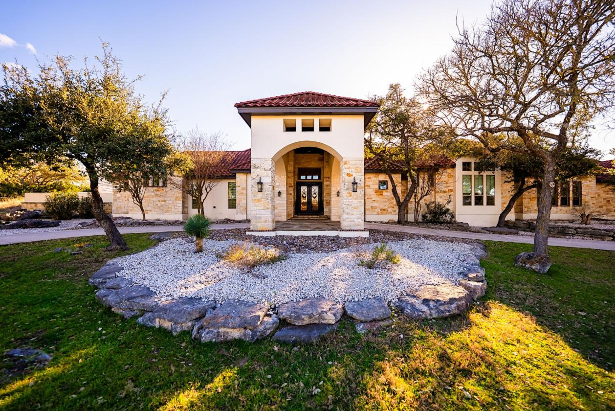 Texas hill country equestrian estate - photo 1