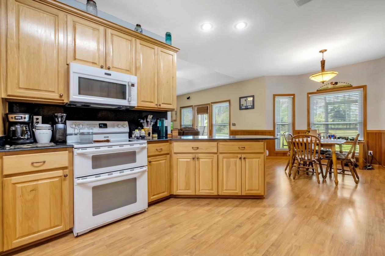 Horse property with gorgeous views - photo 17