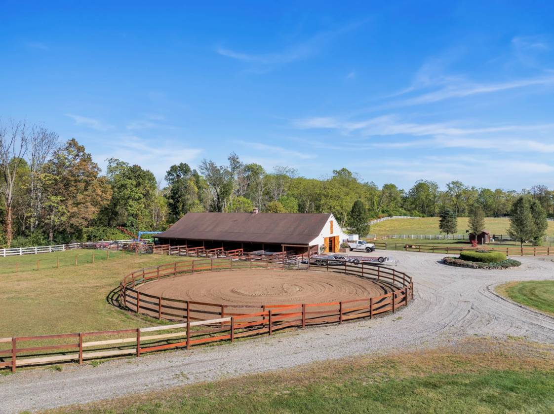 Extraordinary 30-Acre Equestrian Estate! - photo 6