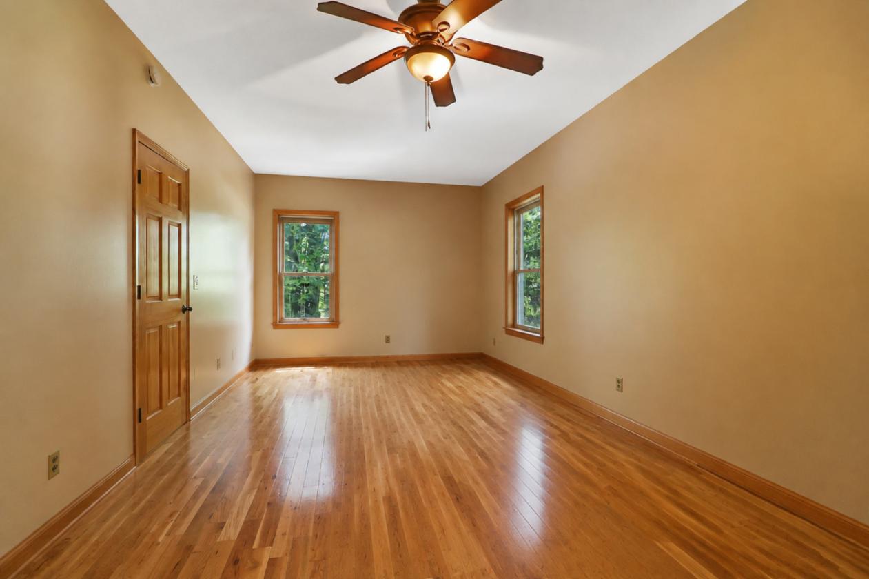 Spacious Cabin in BSF Equestrian community - photo 24