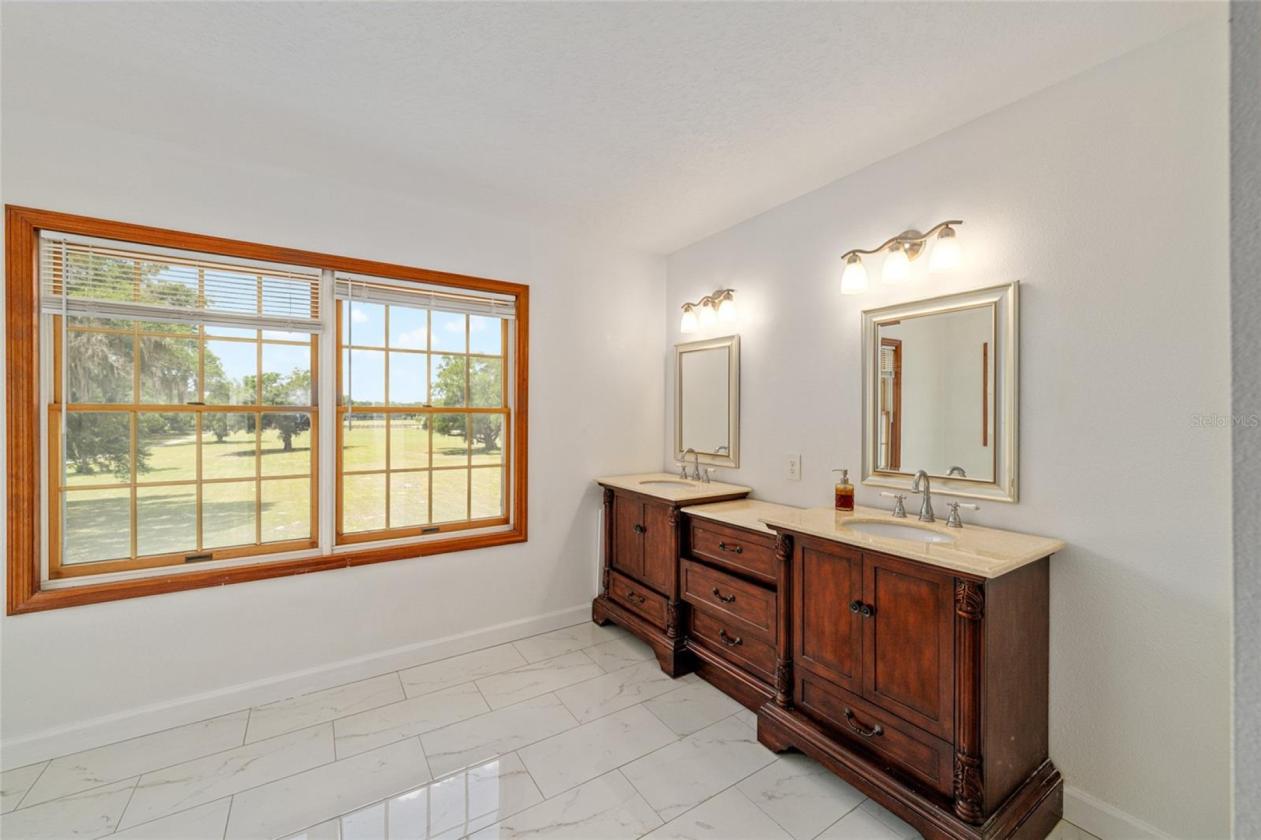 Equestrian Estate with Business Flexibility - photo 20