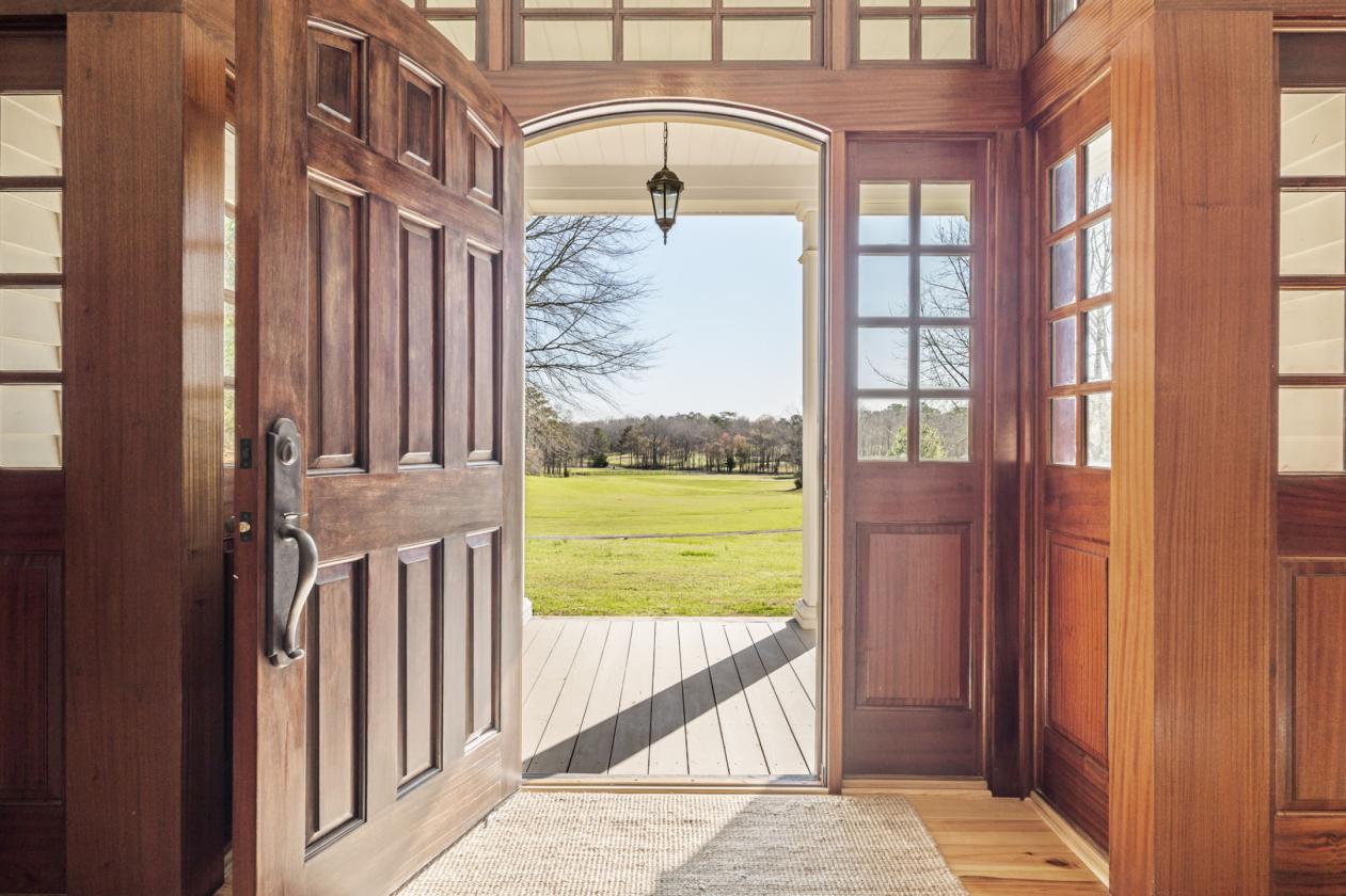 Luxury Farmhouse Equestrian Estate - photo 7