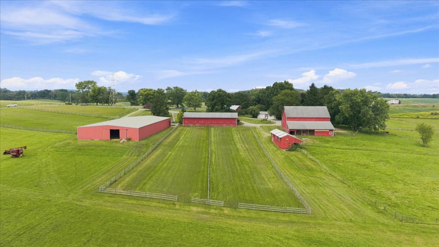 Turnkey 37 Acre Equestrian Estate & Indoor Arena - photo 13