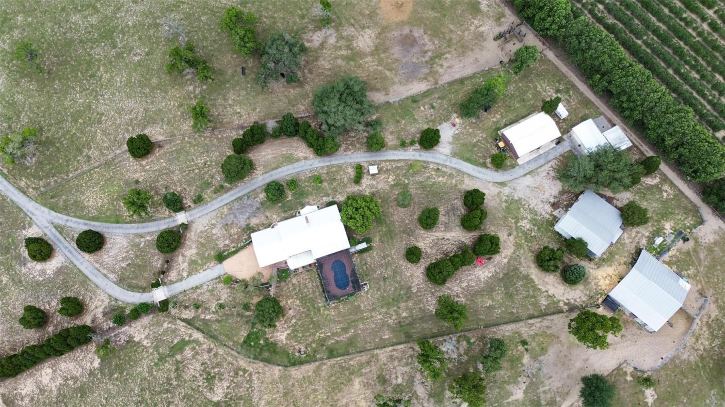 A BEAUTIFULLY SECLUDED 30 ACRE EQUESTRIAN ESTATE - photo 30