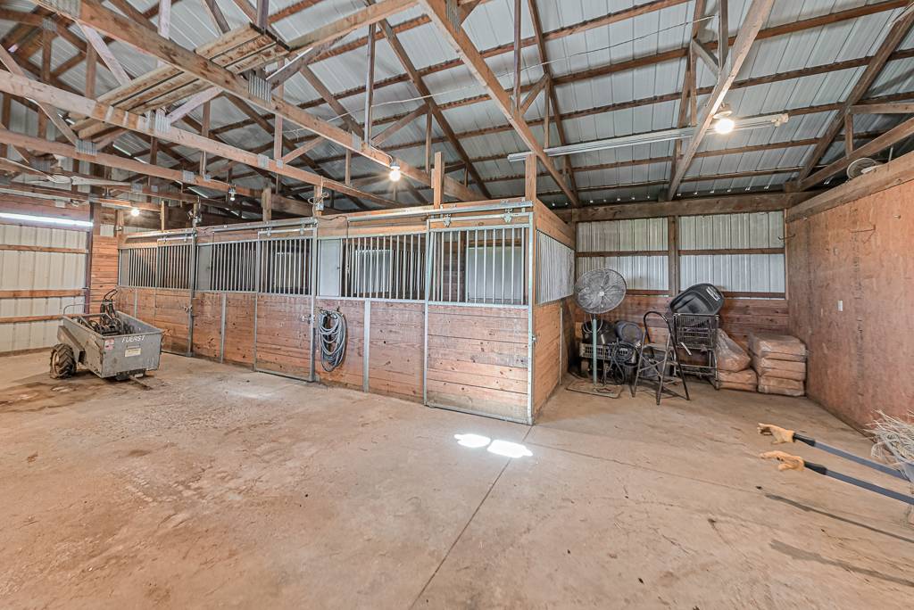 Exquisite Custom Ranch on 81.7 Acres - photo 29