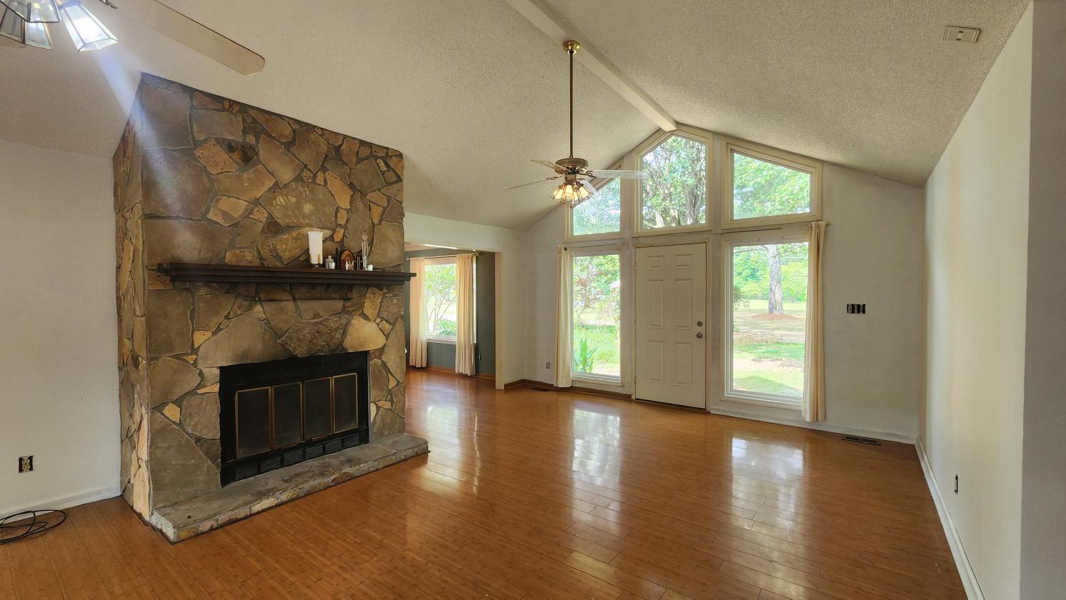 15-Acre Farmstead with guest house and pond - photo 14