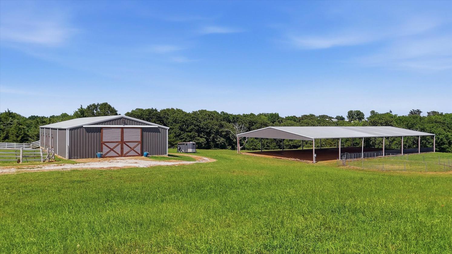Breathtaking 20+ acre paradise for equestrians - photo 11