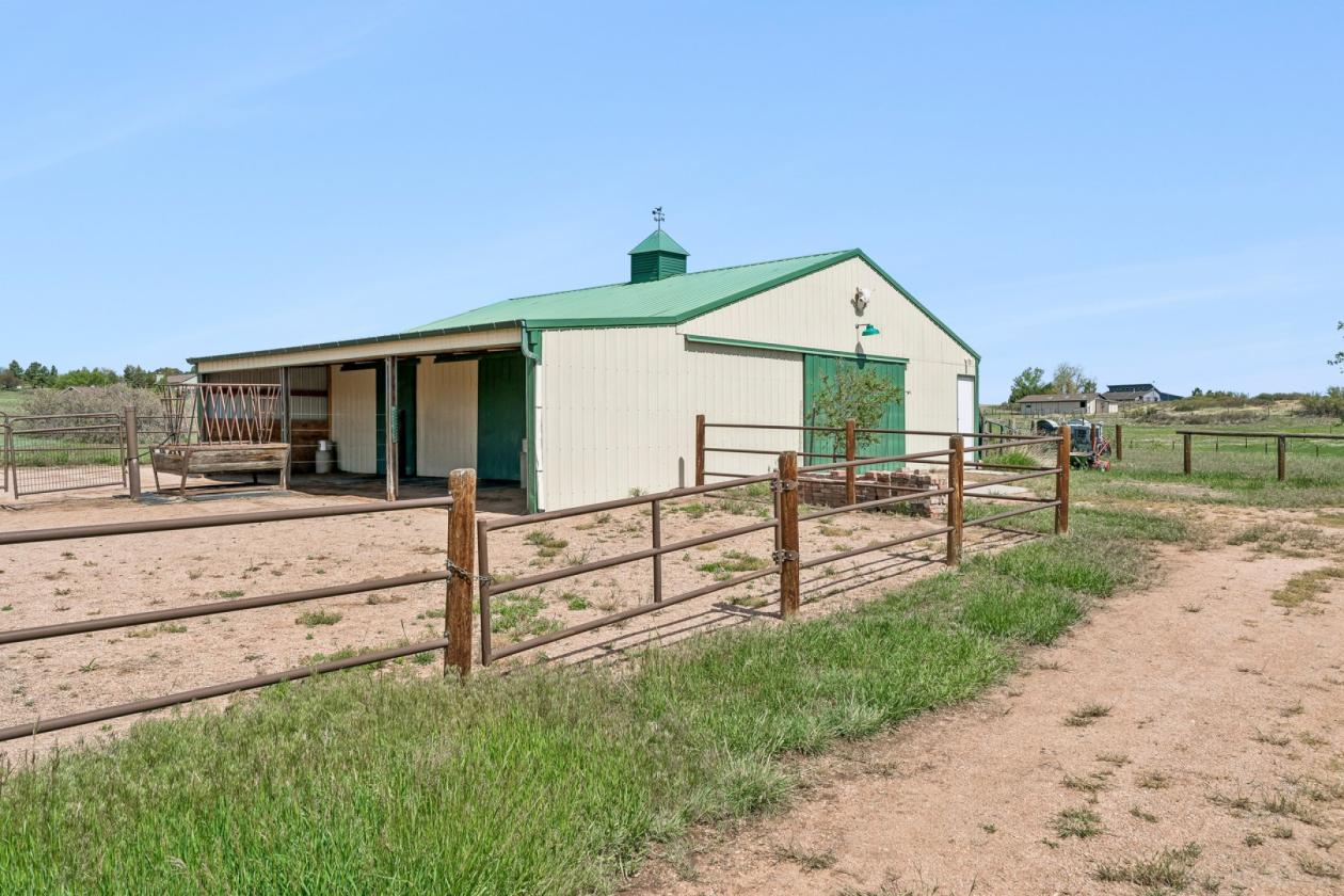 Discover a true equestrian retreat - photo 26