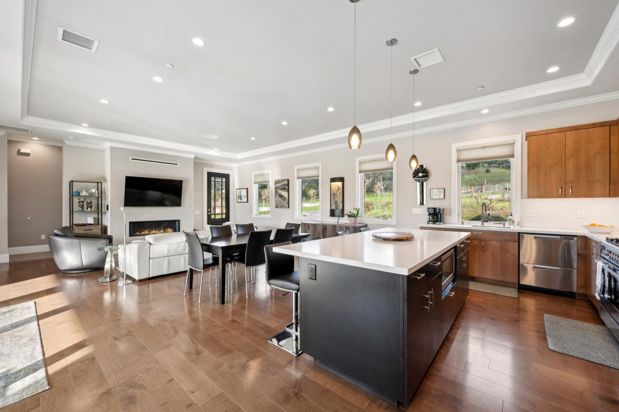 Wine Country Compound with Equestrian Facilities - photo 12