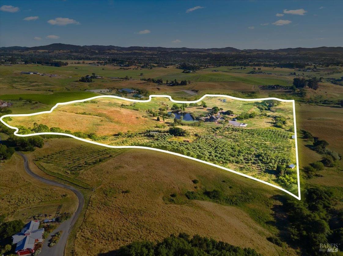 59-Acre Petaluma Legacy Estate & Private Lake - photo 20