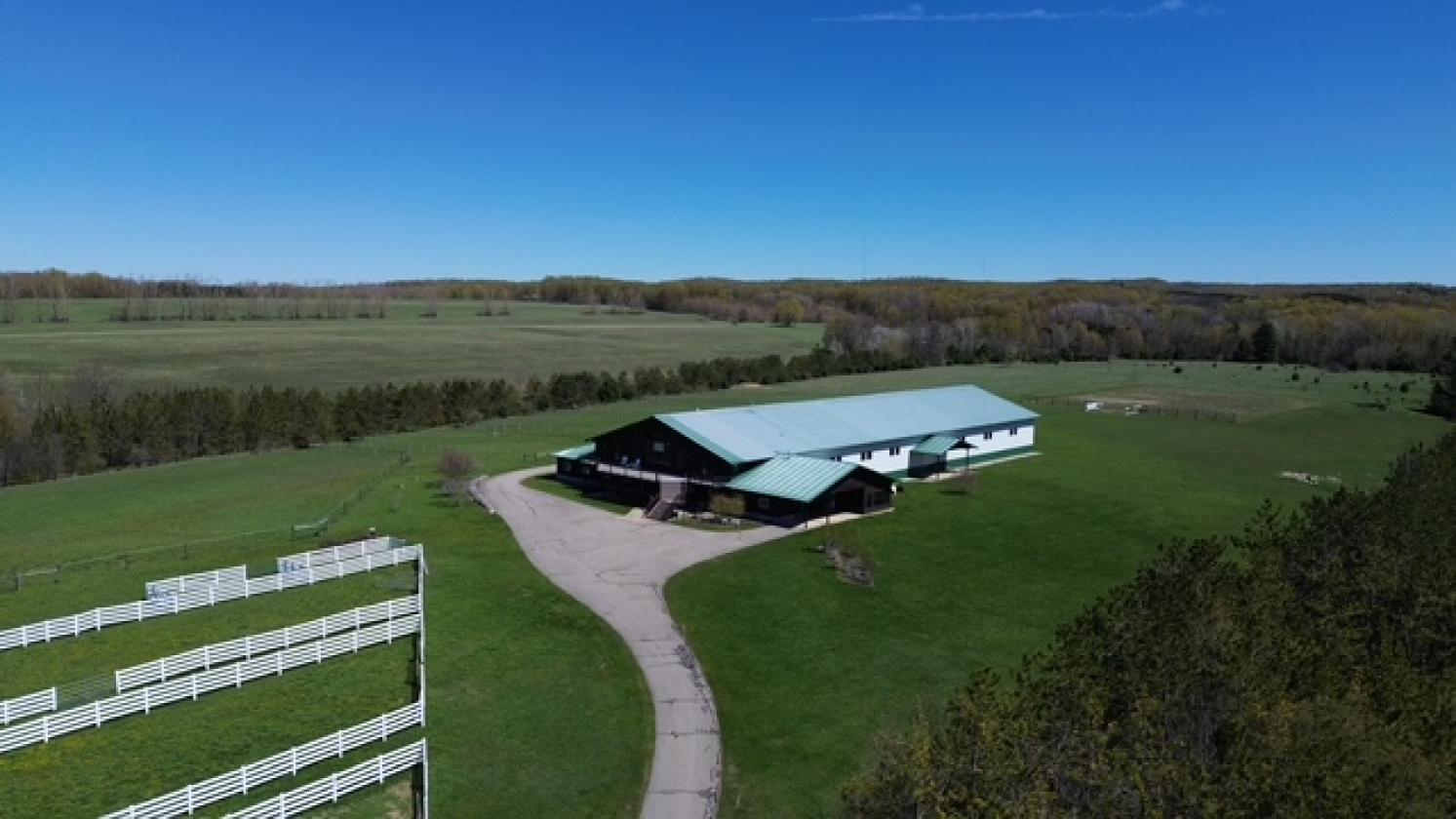 180 ACRE EQUESTRIAN ESTATE WITH PRIVATE LAKE! - photo 7