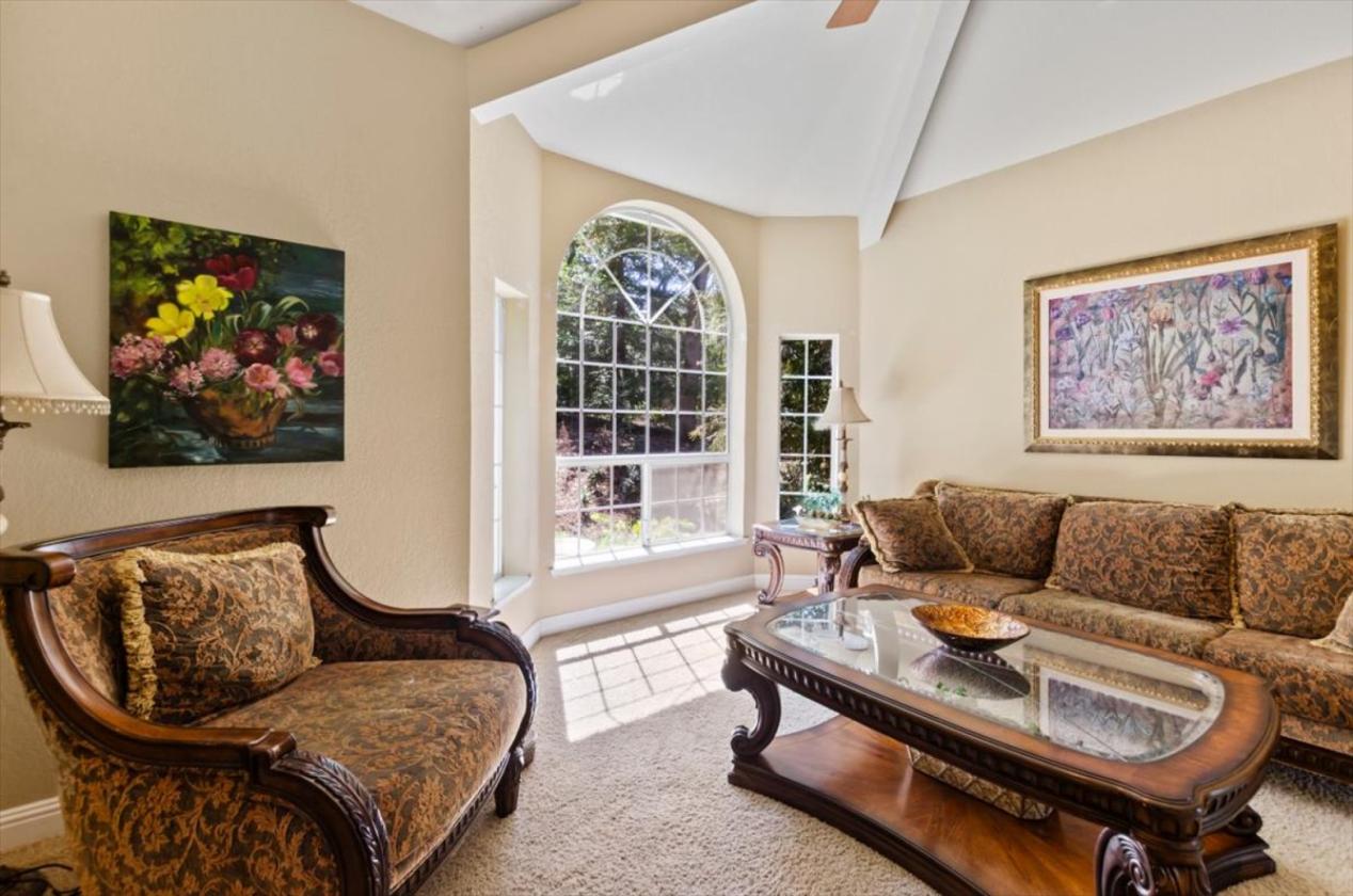 Beautiful Country home for the family on 5+ AC - photo 24
