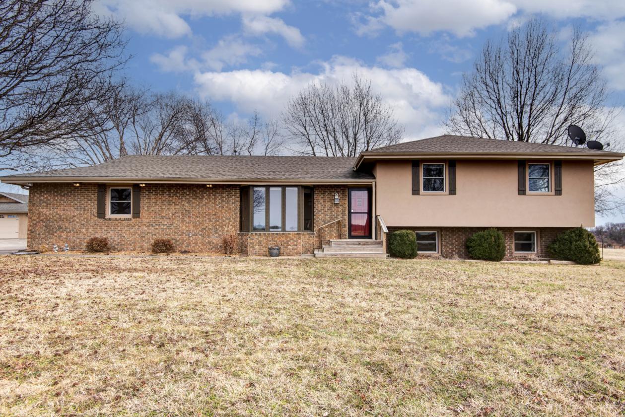 : CUSTOM HOBBY RANCH...SOLD....OF COURSE! - photo 2
