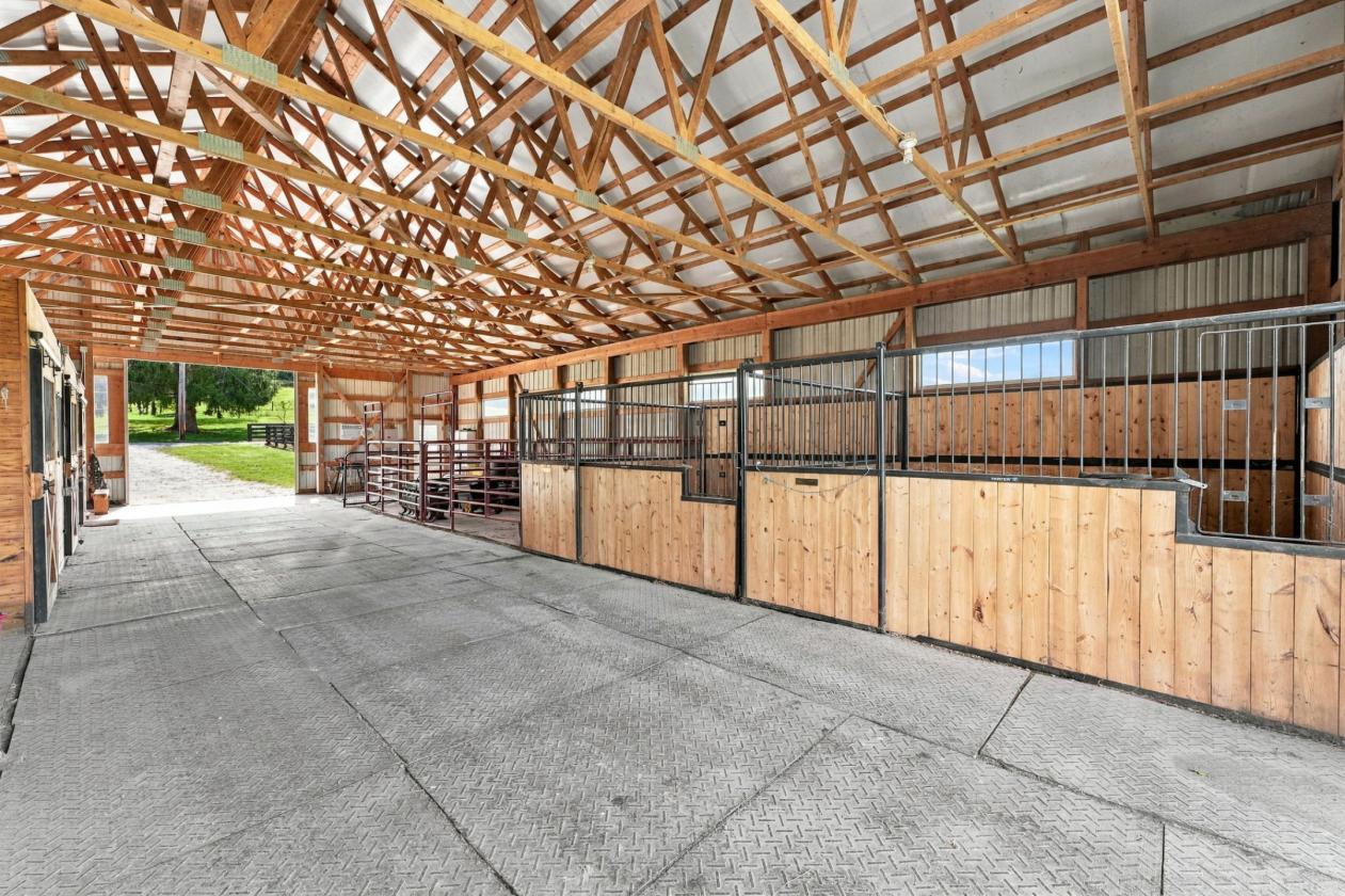 Horse Property with outstanding equine amenities - photo 10
