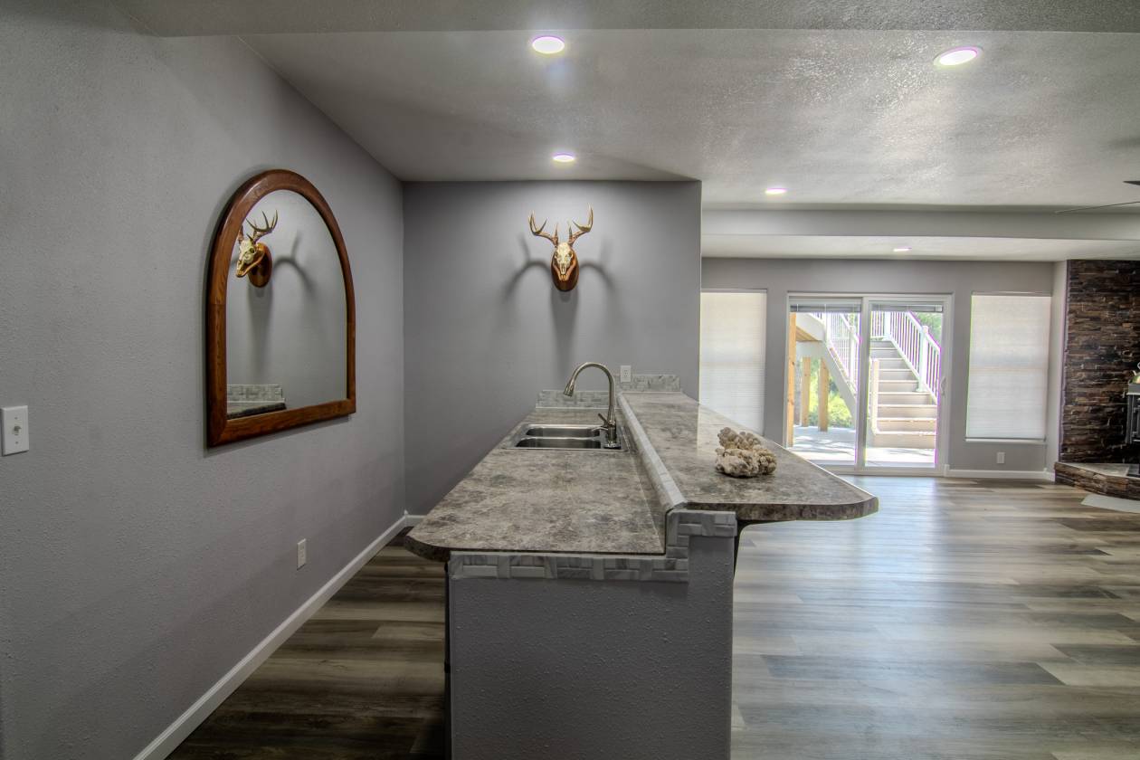 Luxury secluded home, 41 acres arena down the road - photo 11