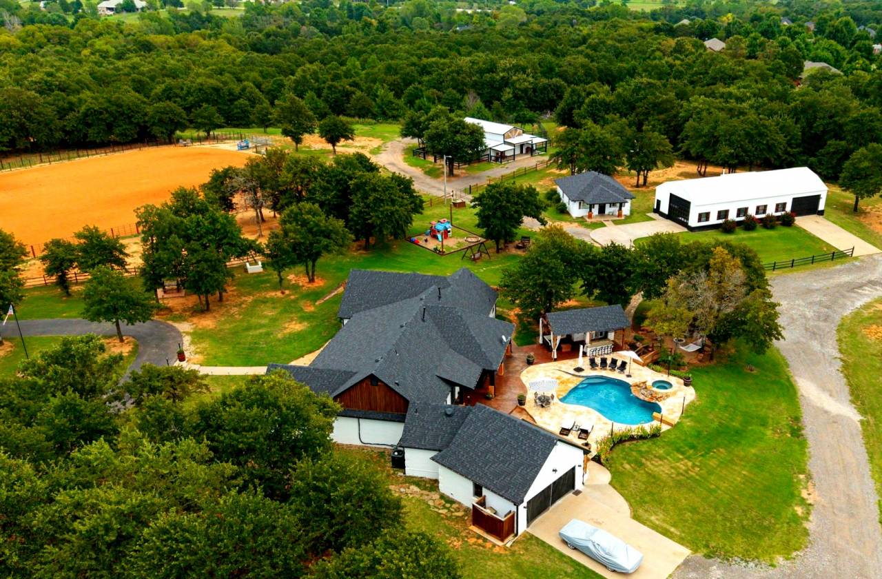 Horse Property for sale.