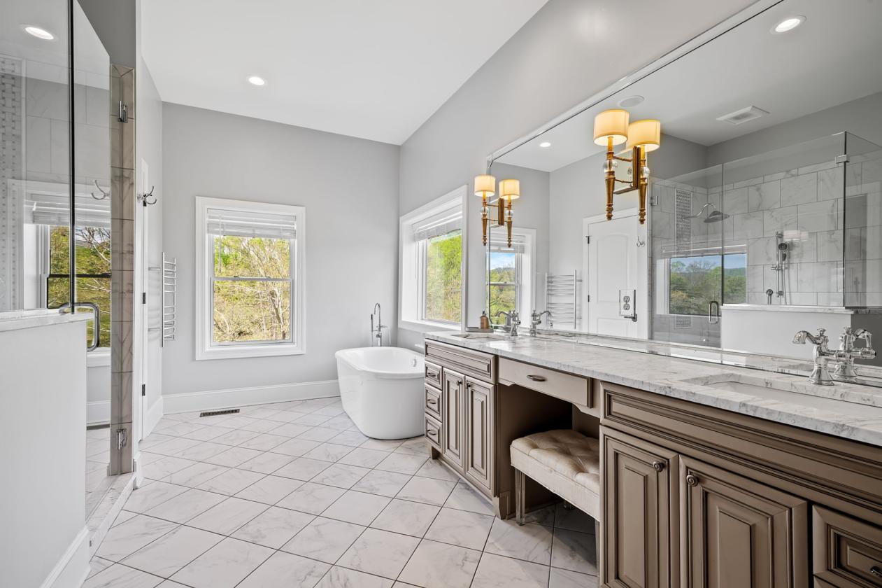Luxury Home with Equestrian Lifestyle Access - photo 18