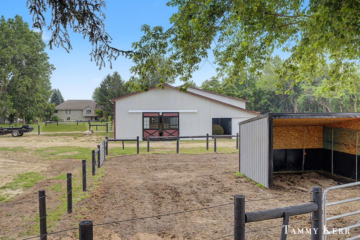 Equestrian Horse Farm - photo 4