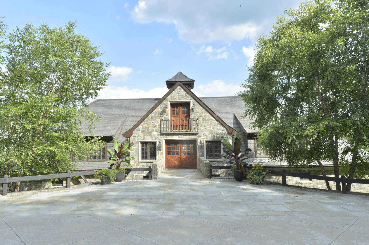 River Oak Farm 43+ Acre Equestrian Estate Mahwah, Bergen County