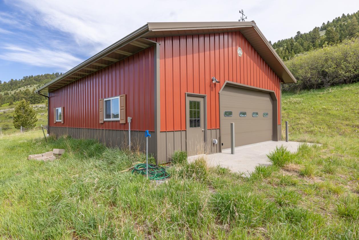 23+ ac, ARENA, 4 stall BARN and SHOP - photo 3