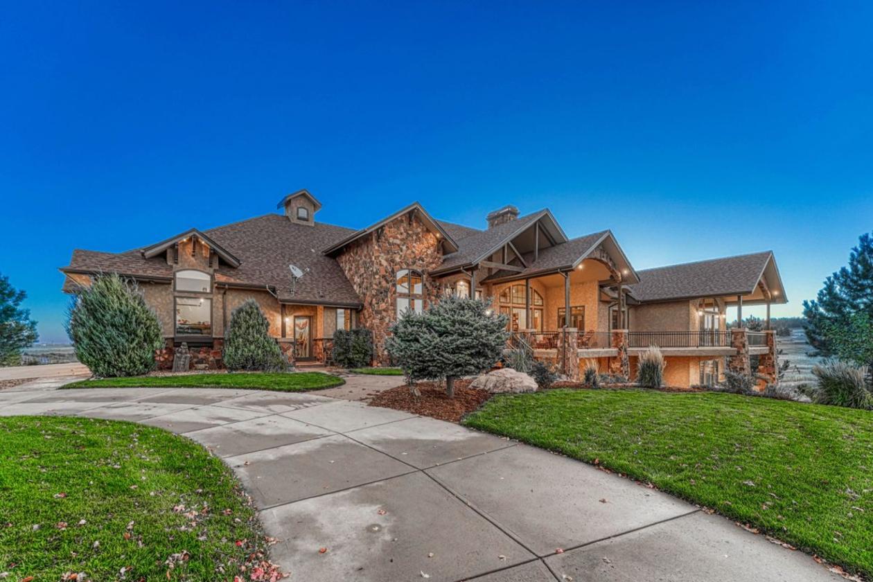 Timeless Equestrian Living Made for Entertaining - photo 2