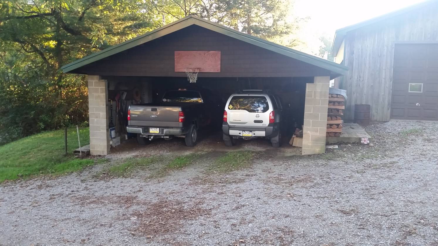 20 Acre boarding facility in the rolling hills of Western... Ford