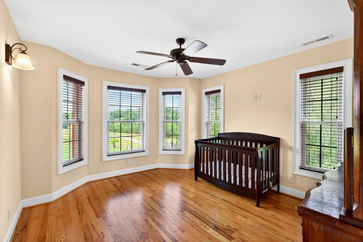 Lake Front Manor! - photo 21