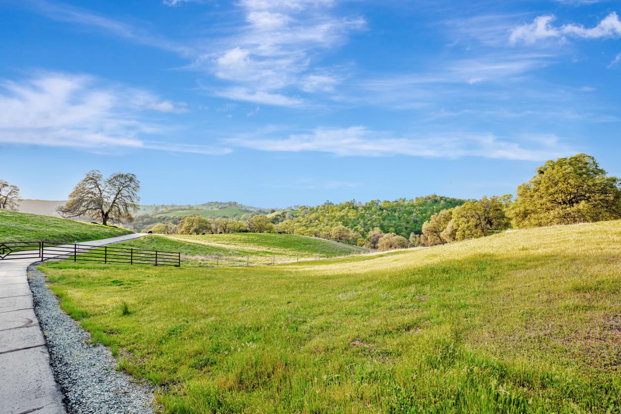 Not just a ranch but a lifestyle - photo 24
