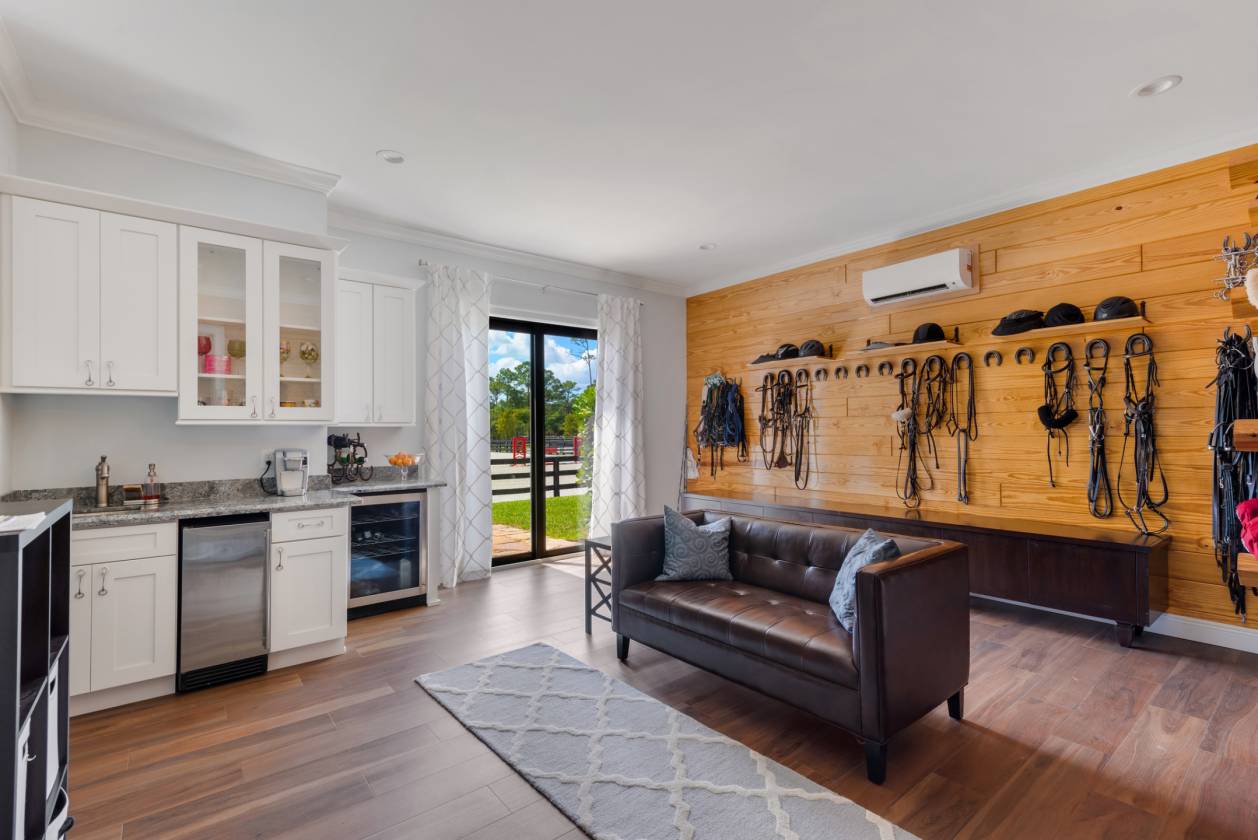 Custom Built Luxury Equestrian Estate with Stables - photo 26