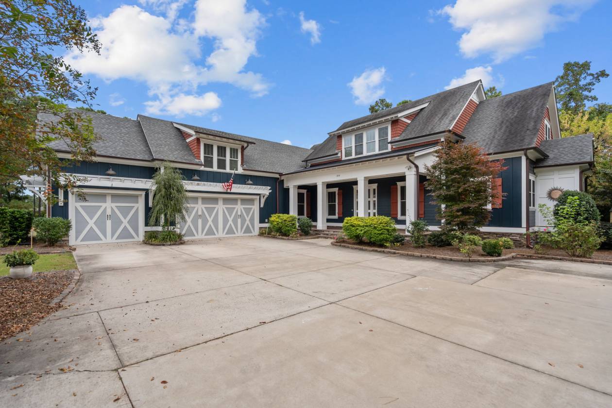 Horse Property for sale.