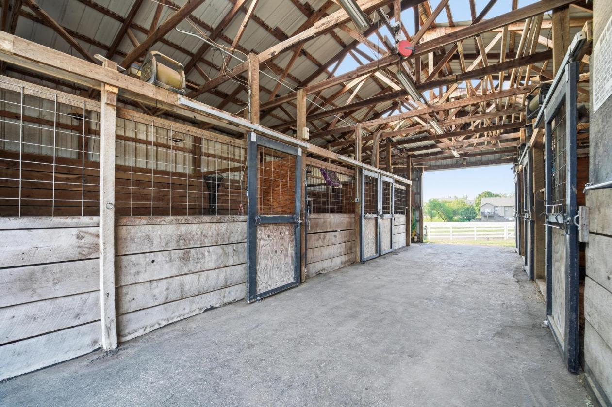 Premier Equestrian Estate on Nearly 20 Acres - photo 12