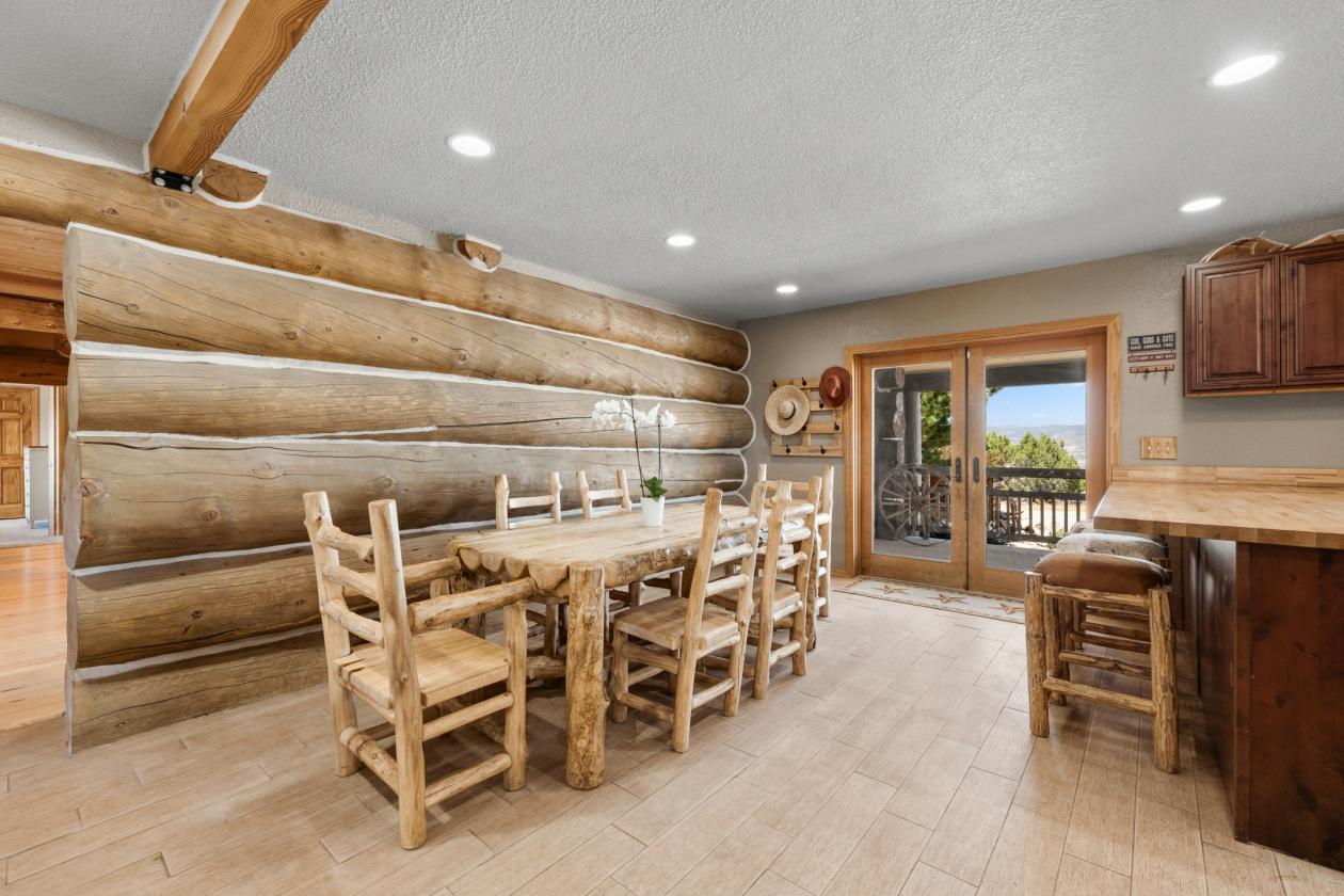 Horse Property with stunning views - photo 7