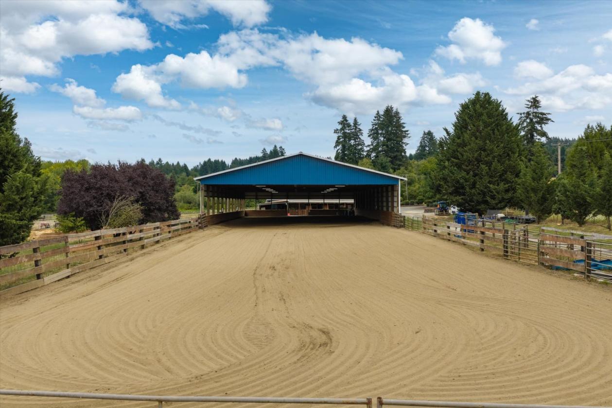 35 Stall Barn with Arena on 20 Acres - photo 13