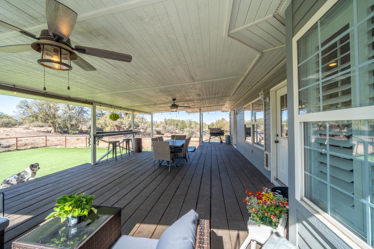 5 Acre Farmhouse in Beautiful Williamson Valley - photo 24