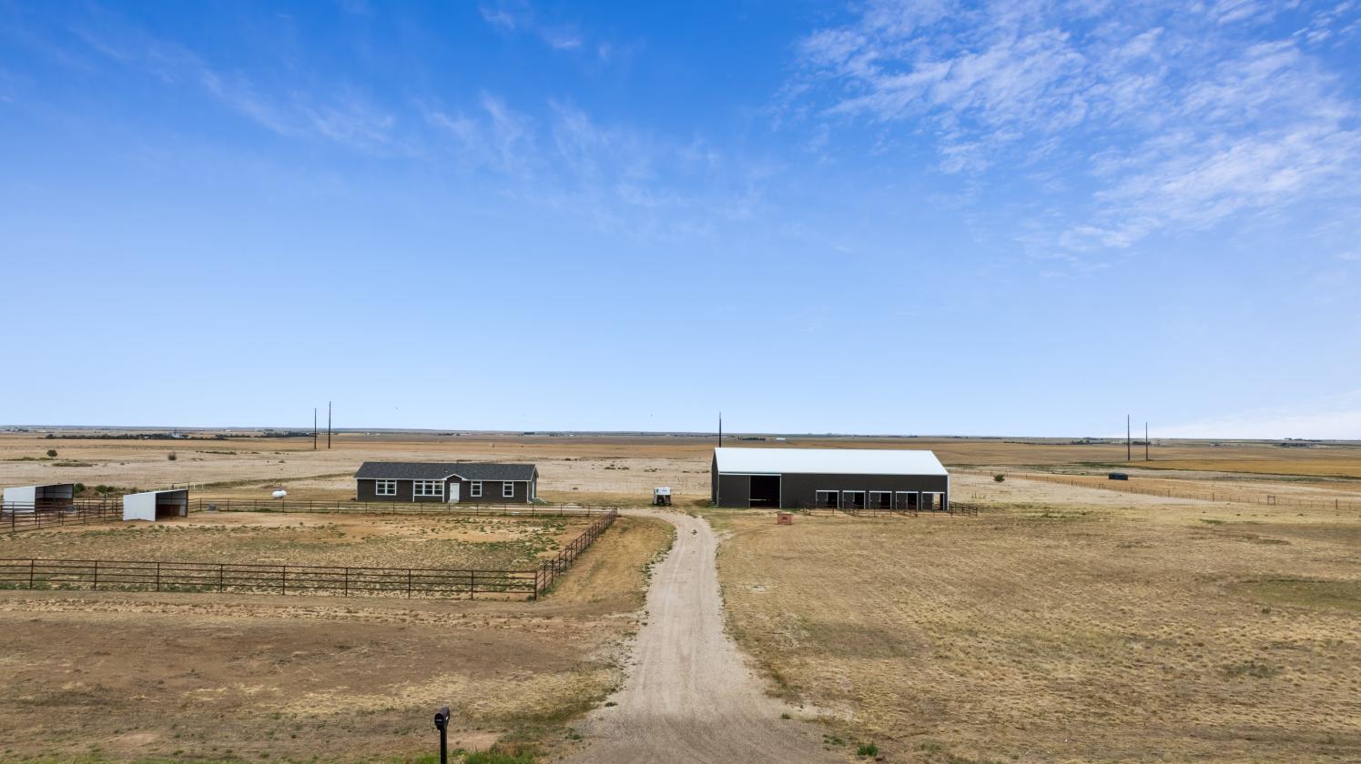 Equestrian Dream - Acreage & Endless Possibilities - photo 2