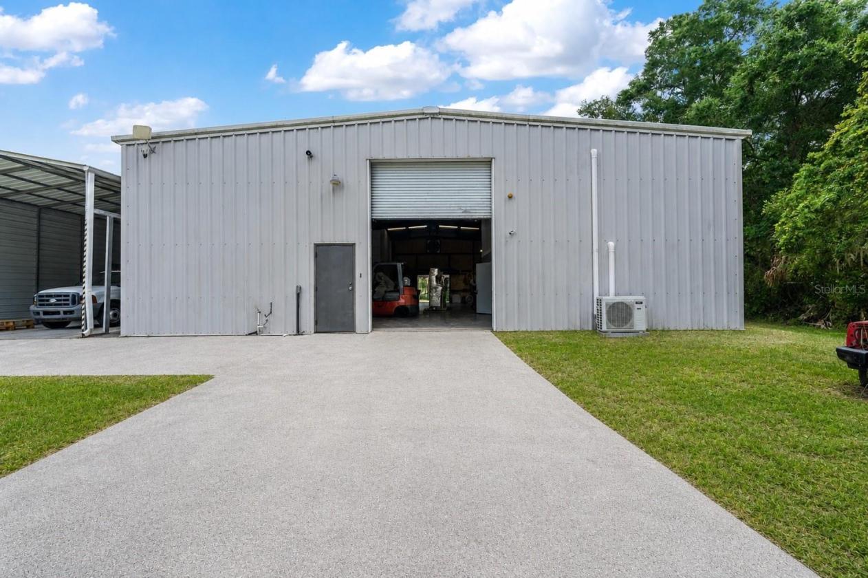 Equestrian Estate with Business Flexibility - photo 3