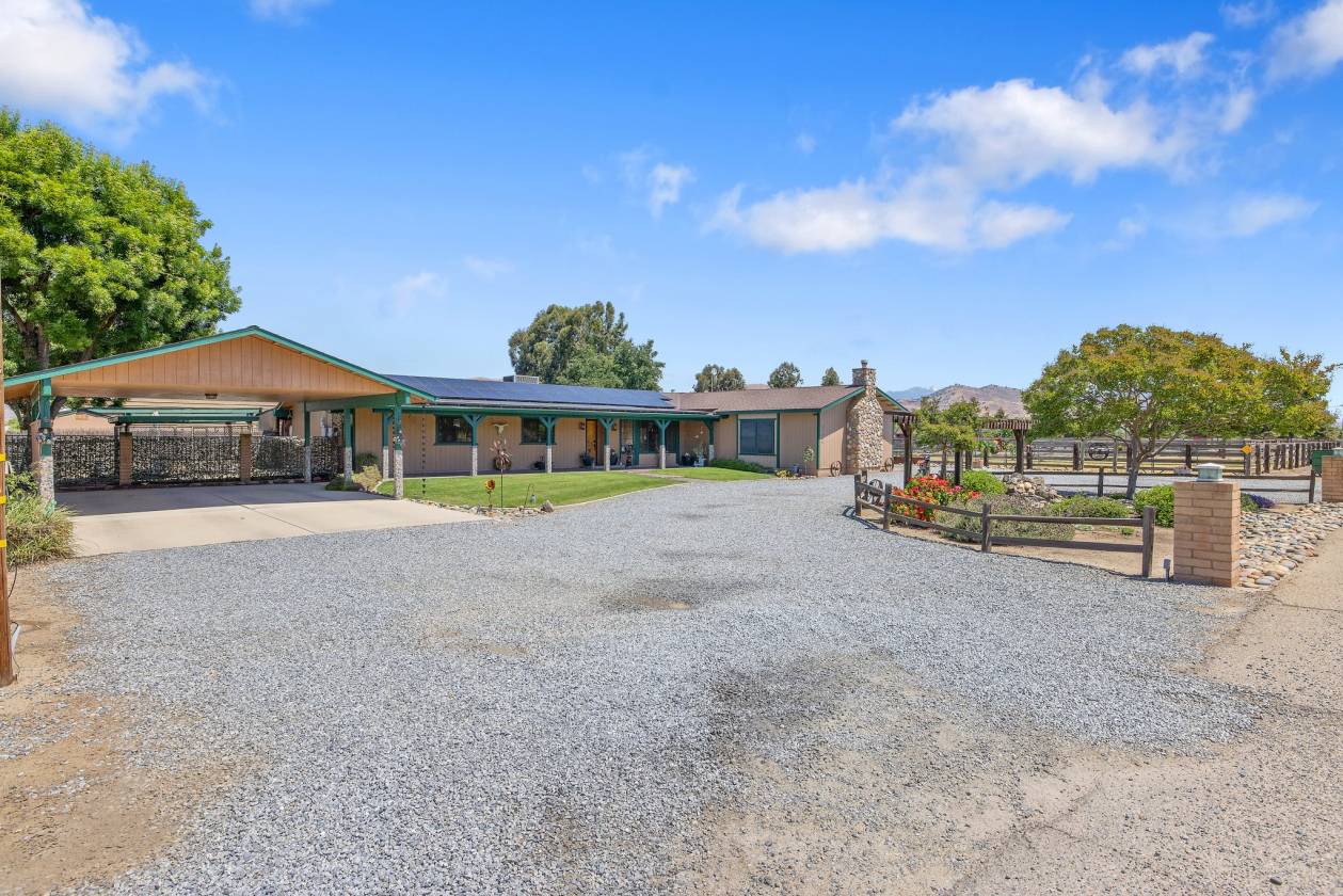 Horse Property for sale.