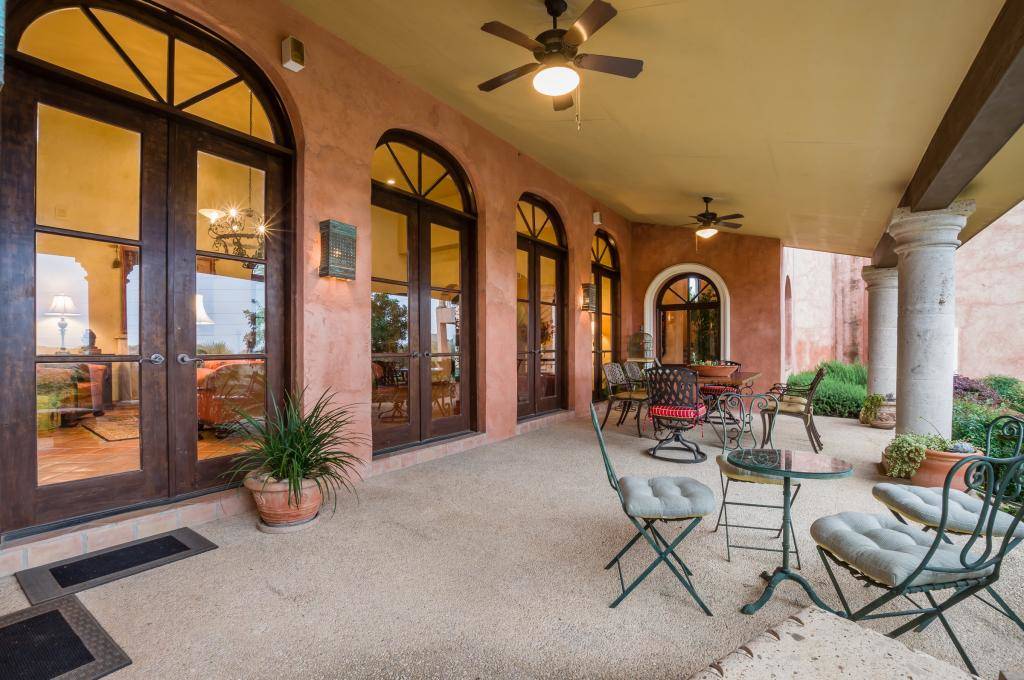 HORSES AND CITY AMENITIES San Antonio, Bexar County, Texas Horse